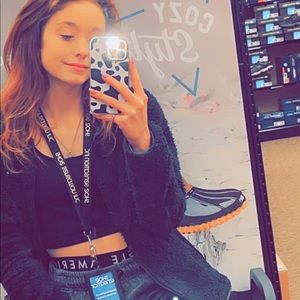 Meet your Posher, Samantha